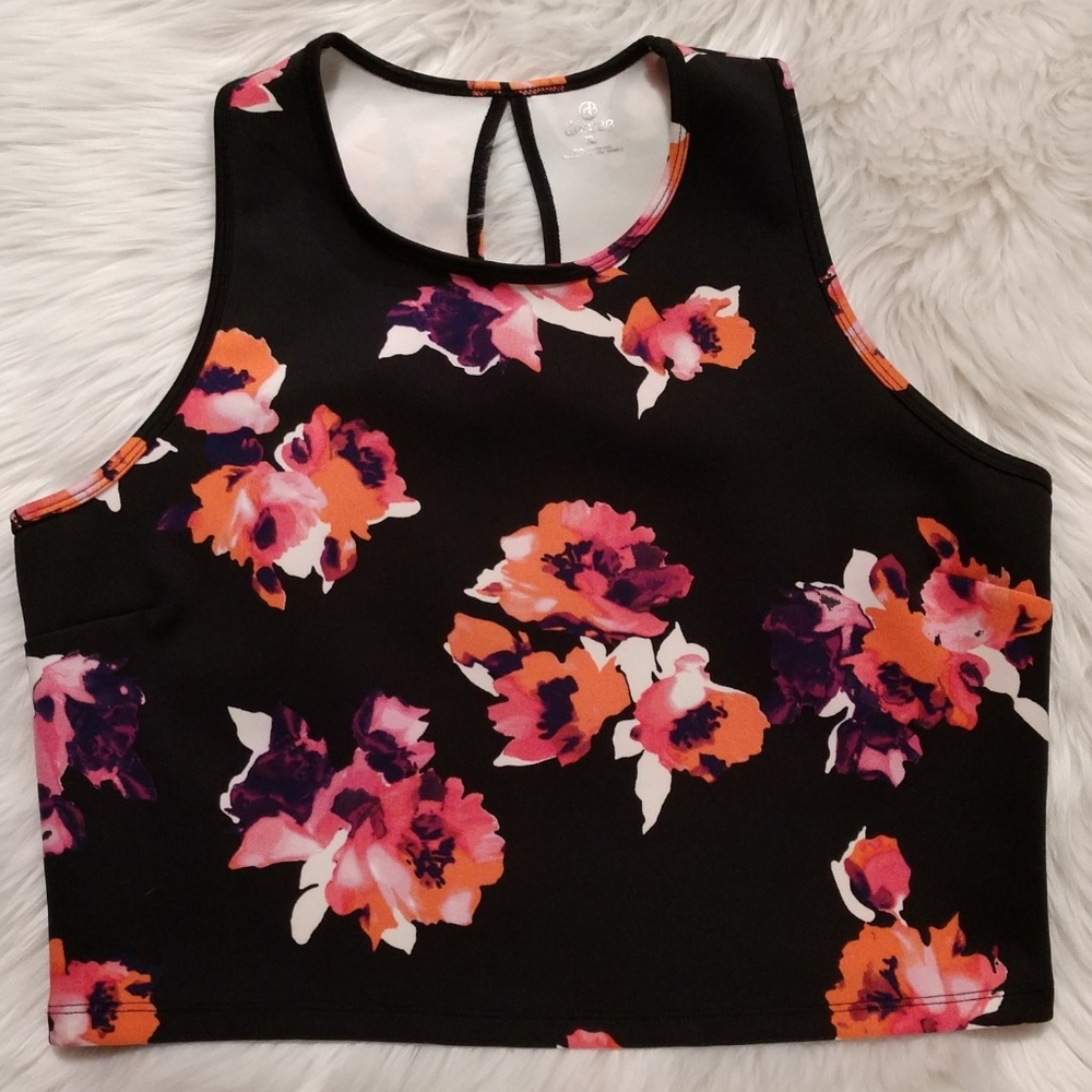 Decree Black Flowered Cropped Top sz Large